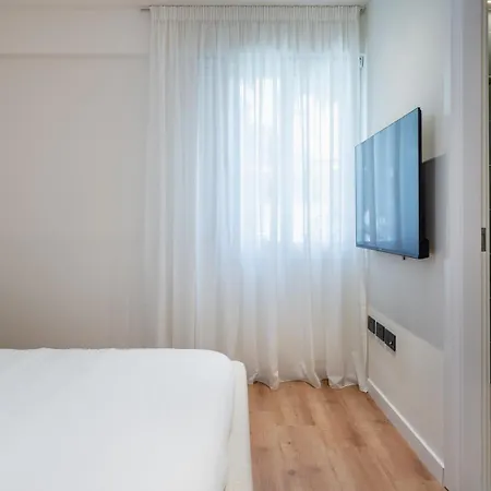 Modern W/ Parking Near Old Nikosia